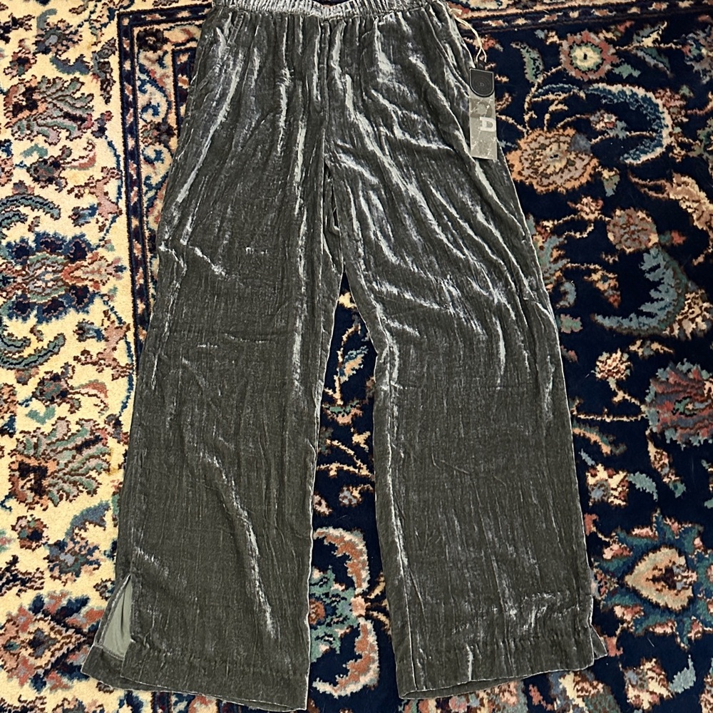 NWT Double D Ranch Velvet Pants in Silvered Sleigh